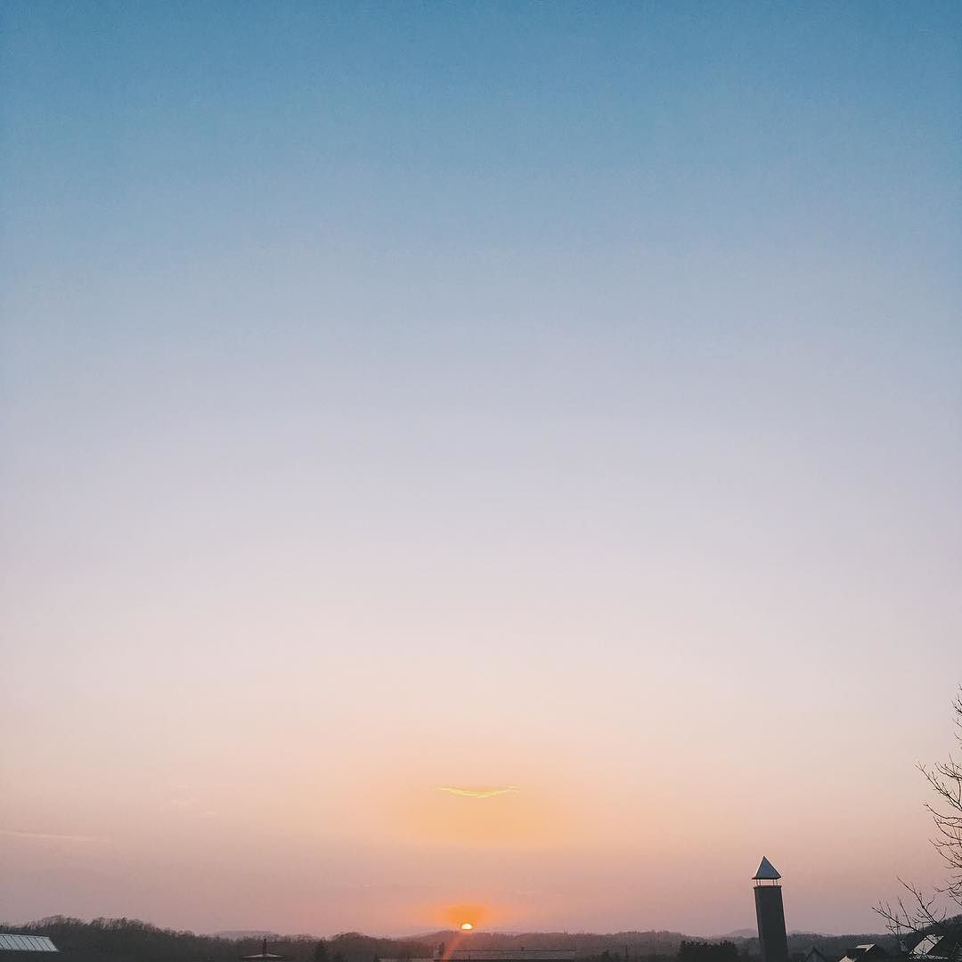 p.m.5:52 #sorapetitcc #sunset #iphonephotography #vscoc am #landscape #kao_ombetsu #iphonese #reco_ig #pics_jp #風景写真