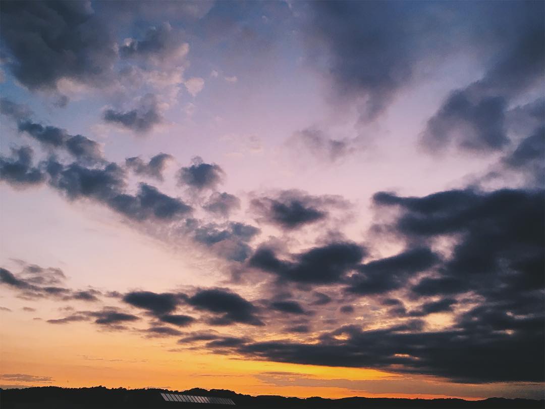 日暮れが早くなりました。p.m.5:48 #sorapetitcc #sunset #iphonephotography #vscocam #landscape #kao_ombetsu #iphonese #reco_ig #pics_jp #風景写真