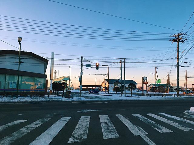 a.m.6:28 -14.3℃ 日の出が早くなり、車のライトを点けなくても大丈夫になりました。 #iphonese #vscocam #sorapetitcc #igersjp #pics_jp #reco_ig #landscape #風景写真 #kao_ombetsu #winter #morning