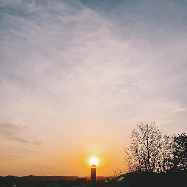 今年もこの時期がやってまいりました。p.m.6:22 #sorapetitcc #sunset #iphonephotography #vscocam #landscape #kao_ombetsu #iphonese #reco_ig #pics_jp #風景写真 #spring #igersjp #pics_film #kao_candlesidea