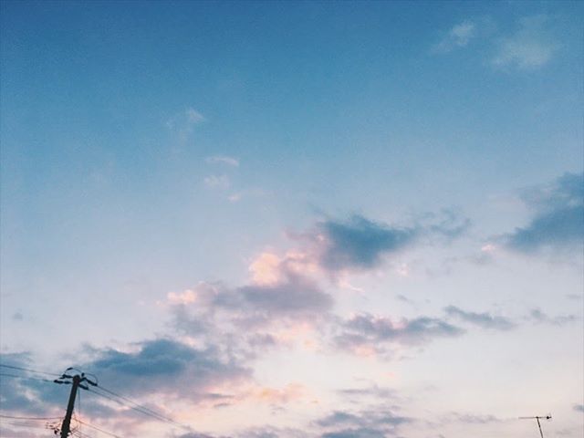 2018.12.18 a.m.6:56 #kao_sora 朝にうすピンクの空が見えるのうれしい。 * ** #iphonese #vscocam #sorapetitcc #igersjp #reco_ig #landscape #風景写真 #kao_ombetsu