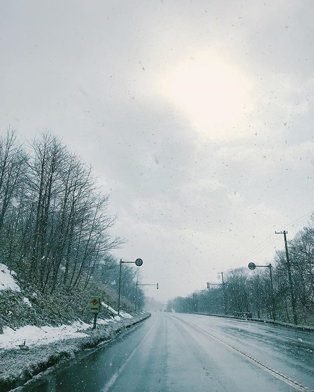 2019.3.24 p.m.2:34 #kao_sora 降ったり晴れたり ＊ ＊＊ #iphone7 #vscocam #sorapetitcc #igersjp #reco_ig #landscape #風景写真 #kao_ombetsu #snow